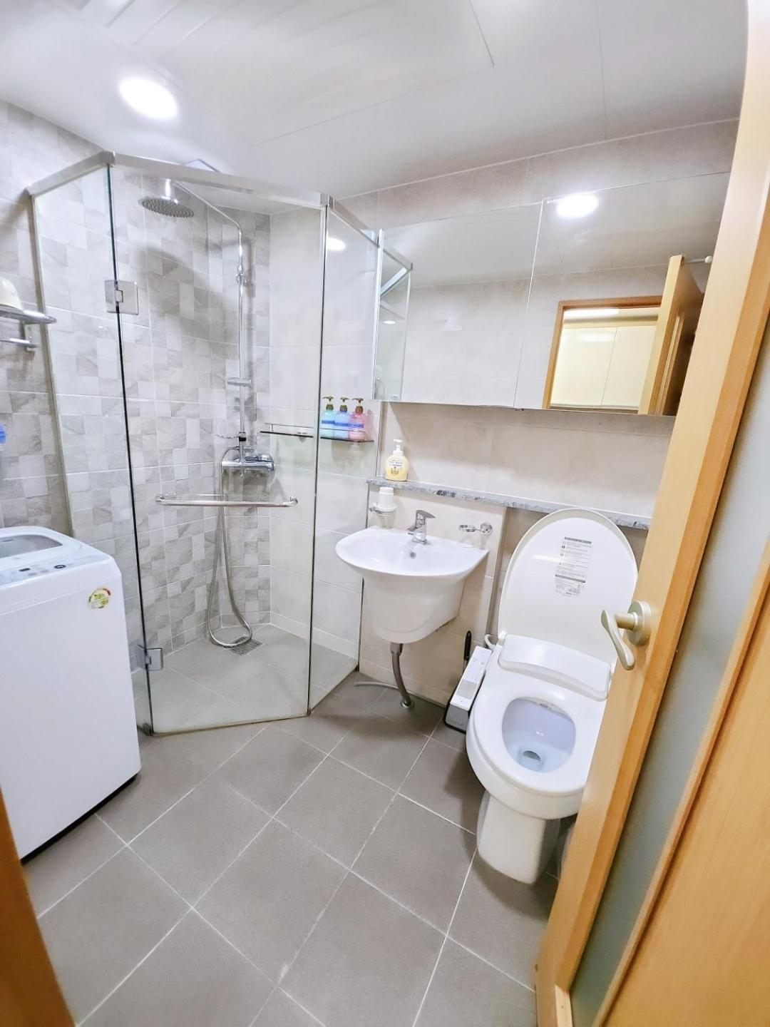 Hongdae Residence-2 1Min From Hongik Uni Station Exit #1 Seoul Ngoại thất bức ảnh