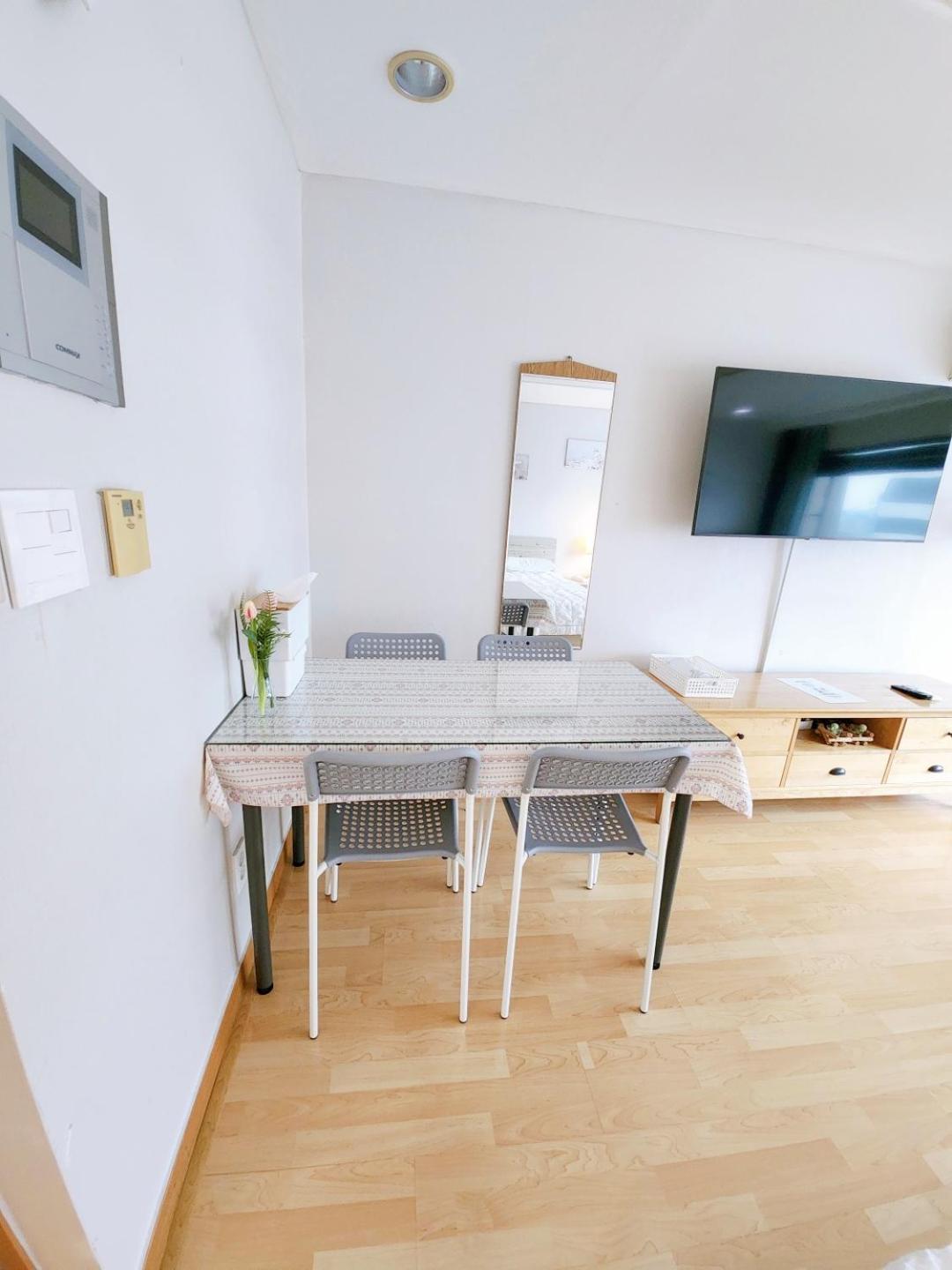 Hongdae Residence-2 1Min From Hongik Uni Station Exit #1 Seoul Ngoại thất bức ảnh